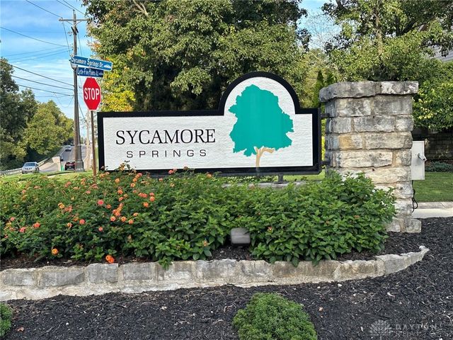 270 Lakeside Drive, Springboro, OH 45066
