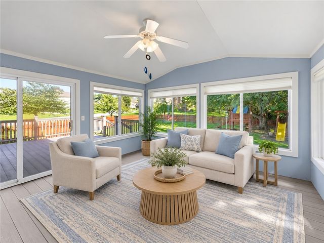 270 Lakeside Drive, Springboro, OH 45066