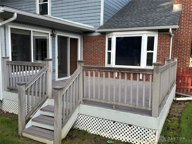 270 Lakeside Drive, Springboro, OH 45066