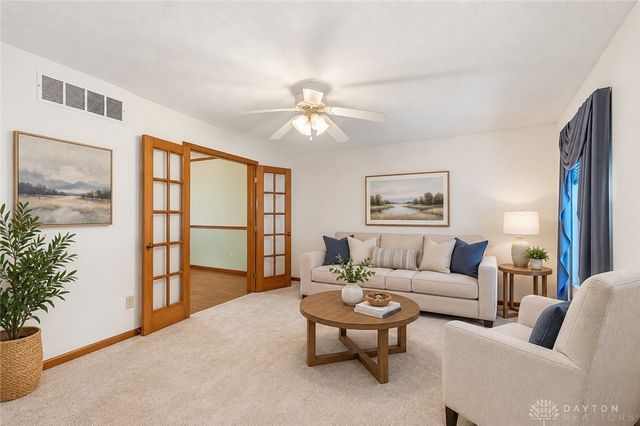 270 Lakeside Drive, Springboro, OH 45066