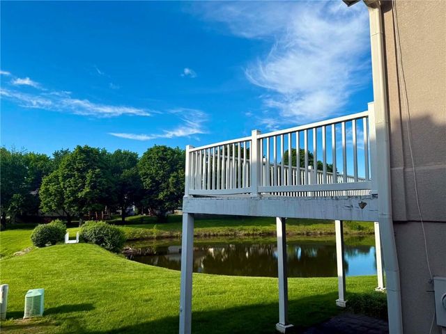 809 NW North Ridge Court, Blue Springs, MO 64015