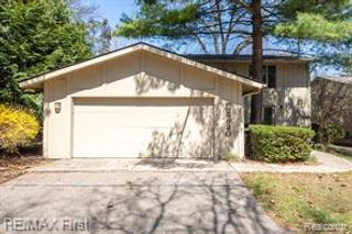 6620 Red Cedar Lane, West Bloomfield, MI 48324