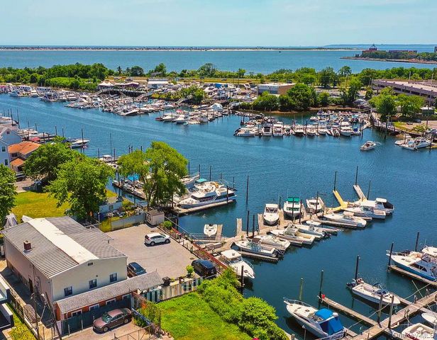 1 Merit Court, Brooklyn, NY 11229