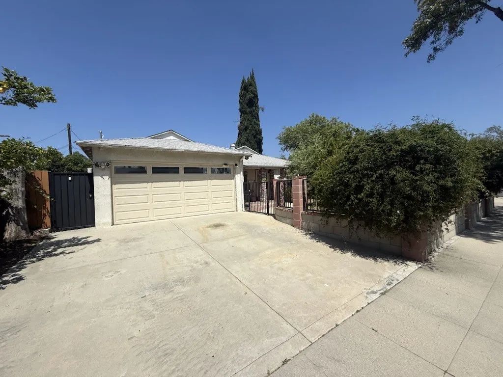 8225 Encino, Northridge, CA 91325