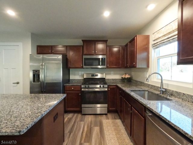 18 Lam Drive, Hardyston Twp., NJ 07419