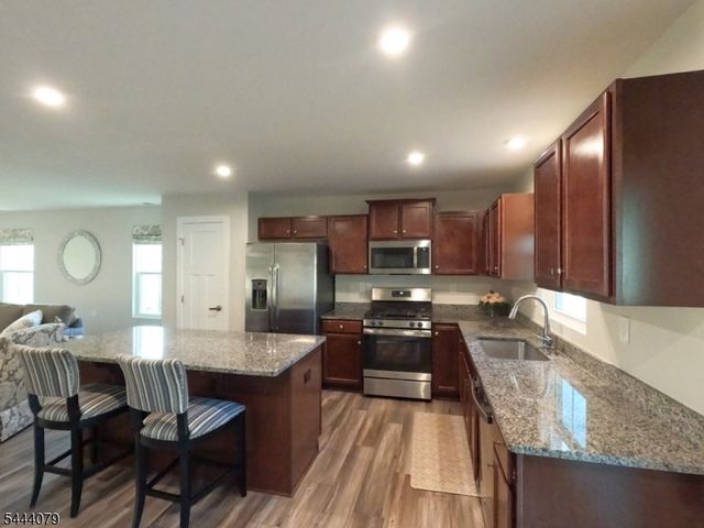 18 Lam Drive, Hardyston Twp., NJ 07419