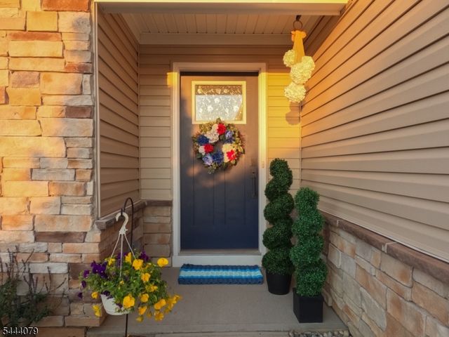 18 Lam Drive, Hardyston Twp., NJ 07419
