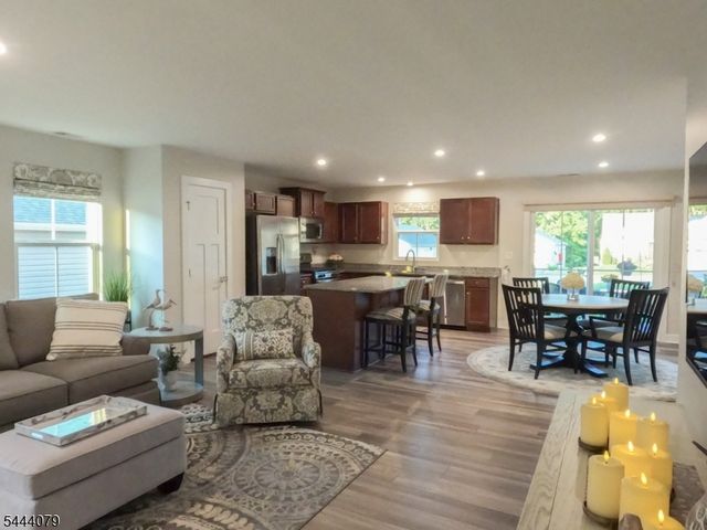 18 Lam Drive, Hardyston Twp., NJ 07419