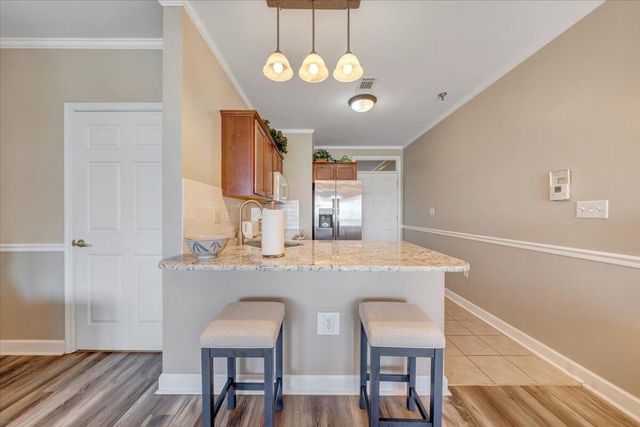 1273 Graves Harbor Trl Apt 347, Huddleston, VA 24104