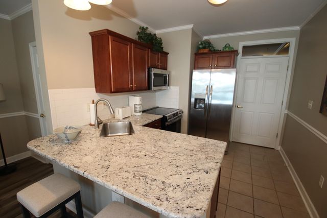 1273 Graves Harbor Trl Apt 347, Huddleston, VA 24104