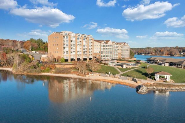 1273 Graves Harbor Trl Apt 347, Huddleston, VA 24104