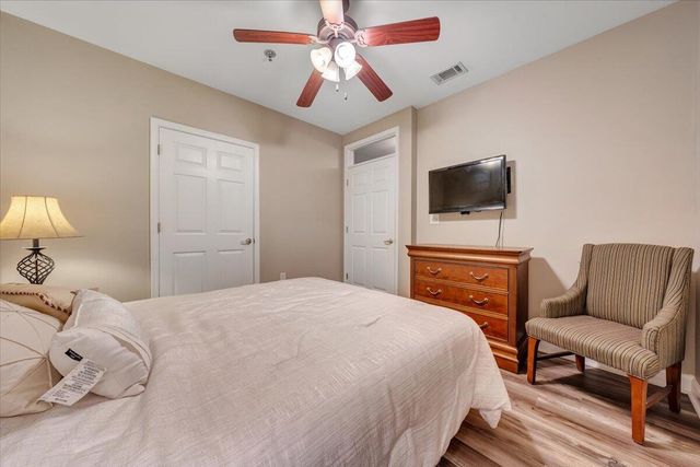 1273 Graves Harbor Trl Apt 347, Huddleston, VA 24104