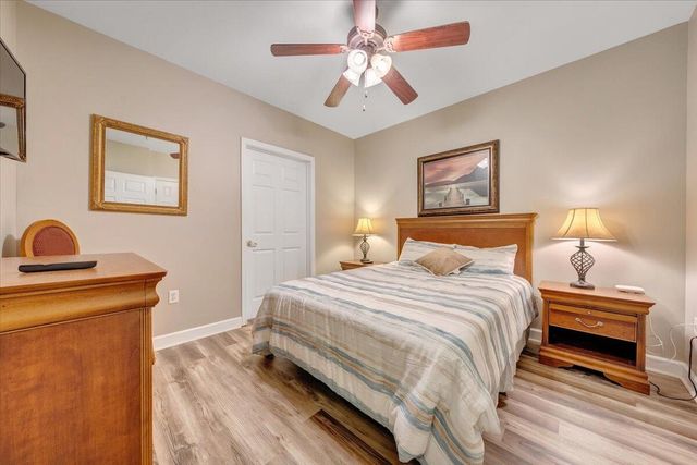 1273 Graves Harbor Trl Apt 347, Huddleston, VA 24104