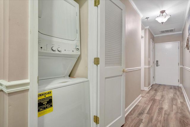 1273 Graves Harbor Trl Apt 347, Huddleston, VA 24104