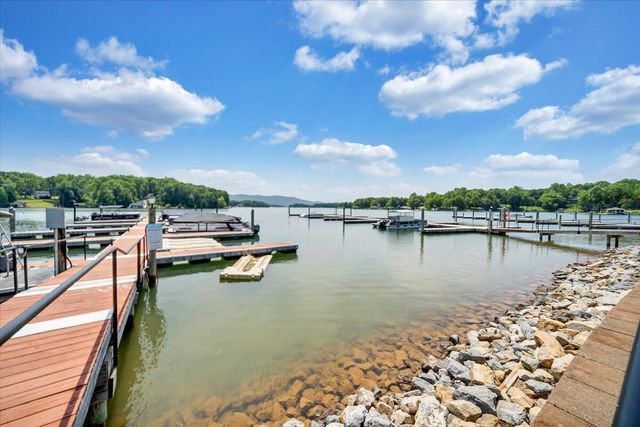 1273 Graves Harbor Trl Apt 347, Huddleston, VA 24104
