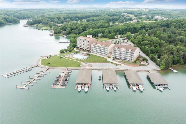 1273 Graves Harbor Trl Apt 347, Huddleston, VA 24104