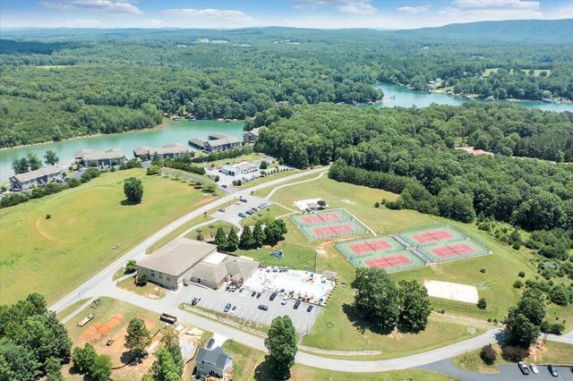 1273 Graves Harbor Trl Apt 347, Huddleston, VA 24104