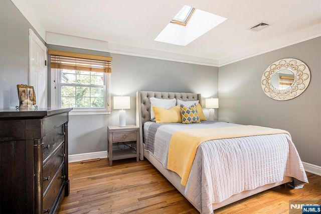 14 Clifford Drive, Park Ridge, NJ 07656