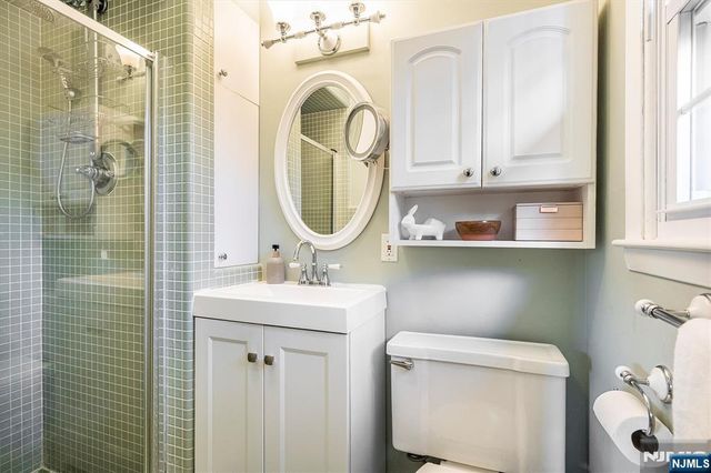 14 Clifford Drive, Park Ridge, NJ 07656