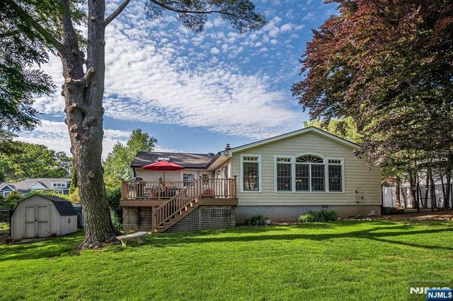 14 Clifford Drive, Park Ridge, NJ 07656
