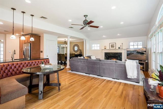14 Clifford Drive, Park Ridge, NJ 07656