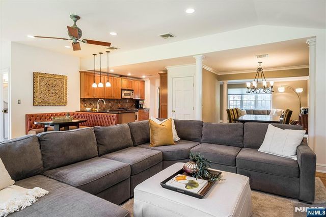 14 Clifford Drive, Park Ridge, NJ 07656