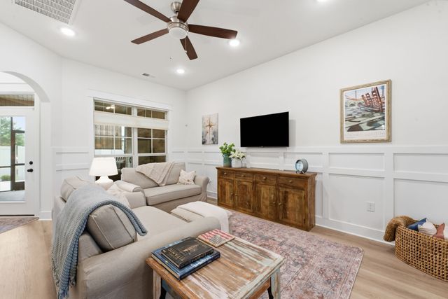 2096 Leamington Ln, Murfreesboro, TN 37130
