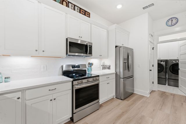 2096 Leamington Ln, Murfreesboro, TN 37130