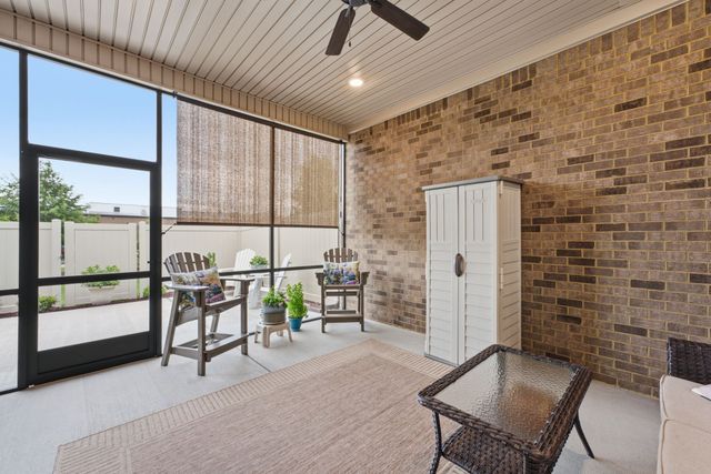 2096 Leamington Ln, Murfreesboro, TN 37130