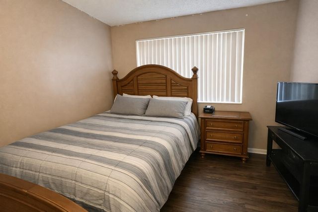 1739 Village Boulevard 101, West Palm Beach, FL 33409