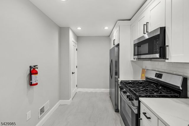 429 Wheatsheaf Rd, Roselle Boro, NJ 07203