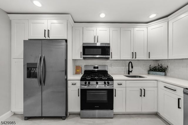 429 Wheatsheaf Rd, Roselle Boro, NJ 07203