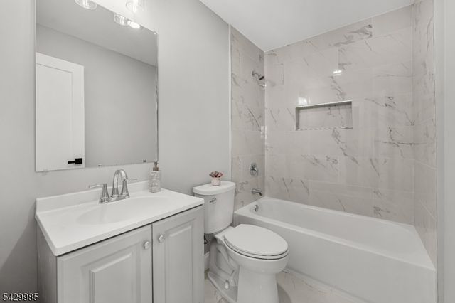 429 Wheatsheaf Rd, Roselle Boro, NJ 07203