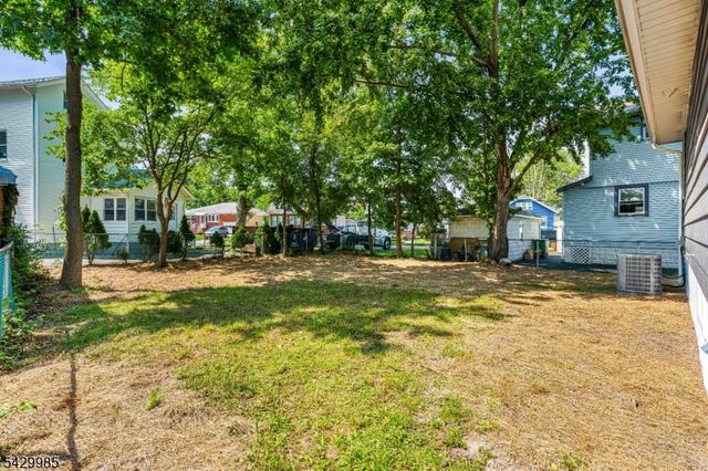 429 Wheatsheaf Rd, Roselle Boro, NJ 07203