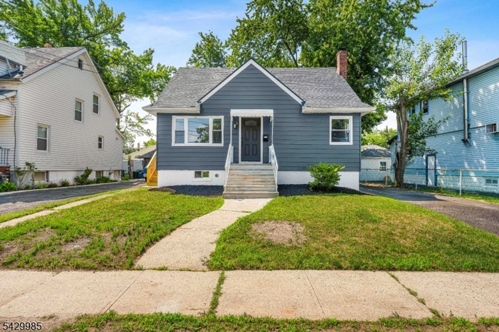 429 Wheatsheaf Rd, Roselle Boro, NJ 07203