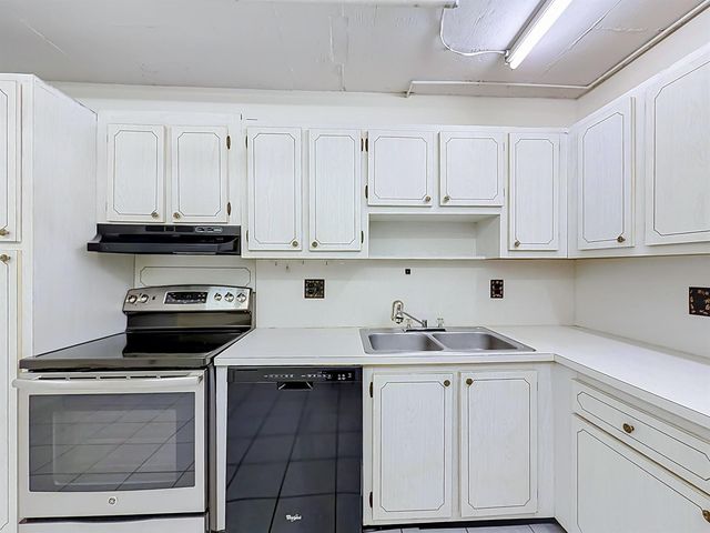 2850 Forest Hills Boulevard 212, Coral Springs, FL 33065