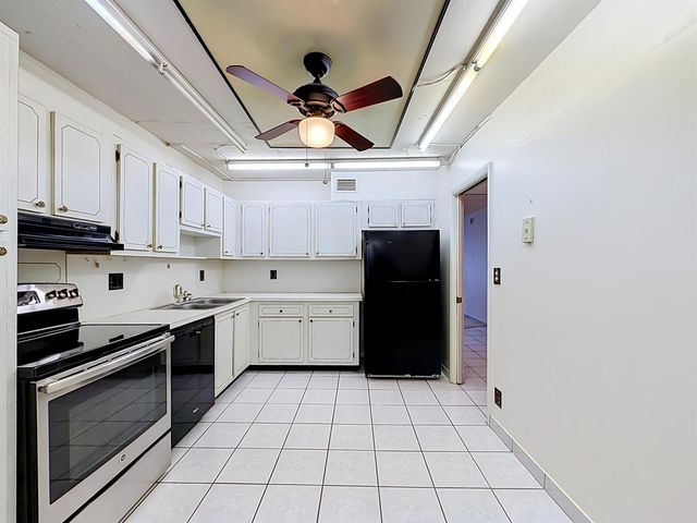2850 Forest Hills Boulevard 212, Coral Springs, FL 33065