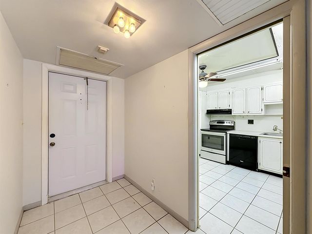 2850 Forest Hills Boulevard 212, Coral Springs, FL 33065