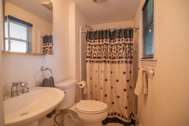 10 Magnolia Rd, Methuen, MA 01844
