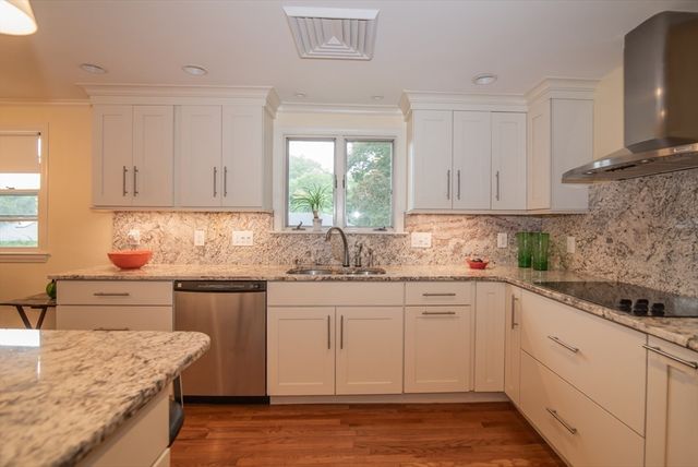 10 Magnolia Rd, Methuen, MA 01844