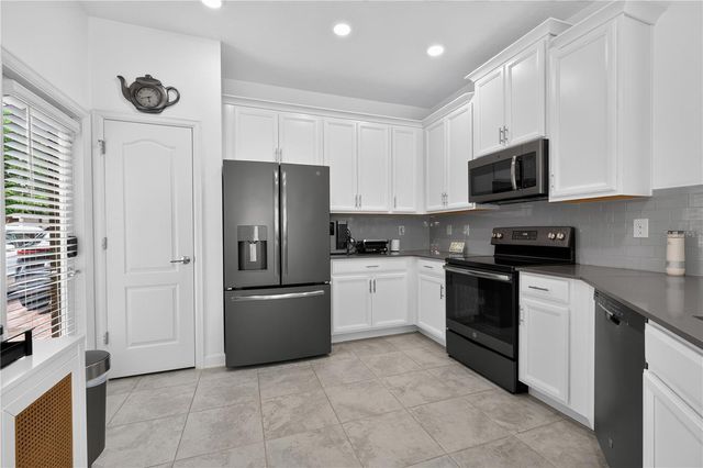 1359 SHINNECOCK HILLS DRIVE, Davenport, FL 33896