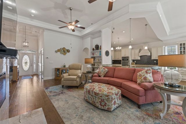 2318 Via Palma Dr., North Myrtle Beach, SC 29582