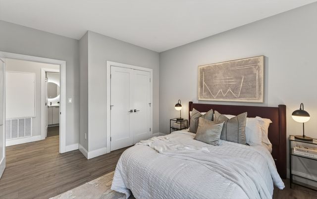 656 Saratoga 210, Boston, MA 02128