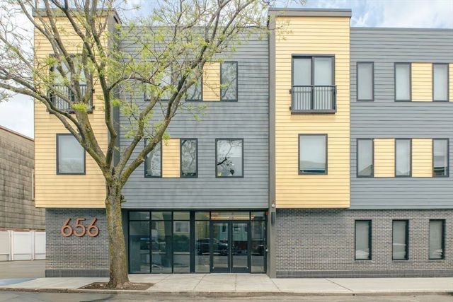 656 Saratoga 210, Boston, MA 02128