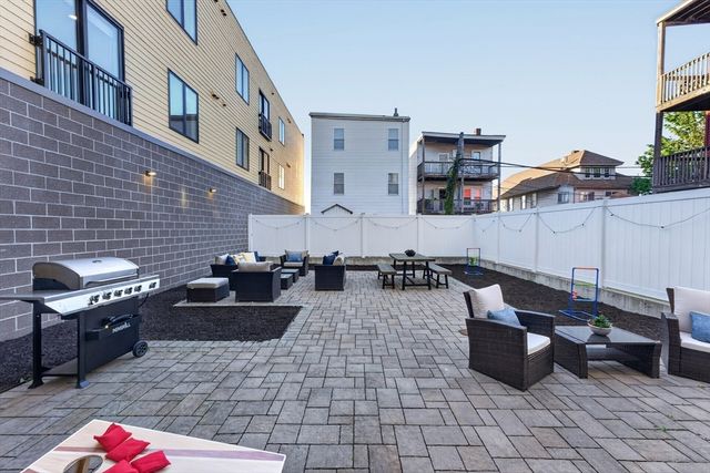 656 Saratoga 210, Boston, MA 02128