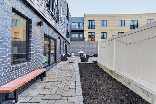 656 Saratoga 210, Boston, MA 02128