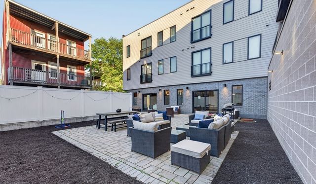 656 Saratoga 210, Boston, MA 02128