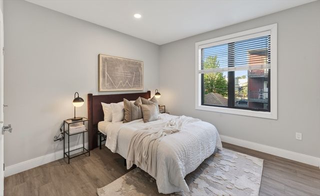 656 Saratoga 210, Boston, MA 02128