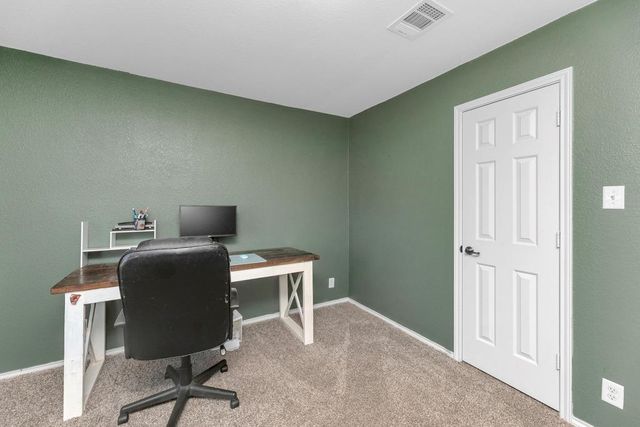 150 Mistletoe LN, Kyle, TX 78640