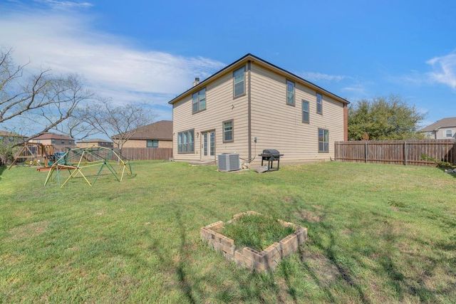 150 Mistletoe LN, Kyle, TX 78640